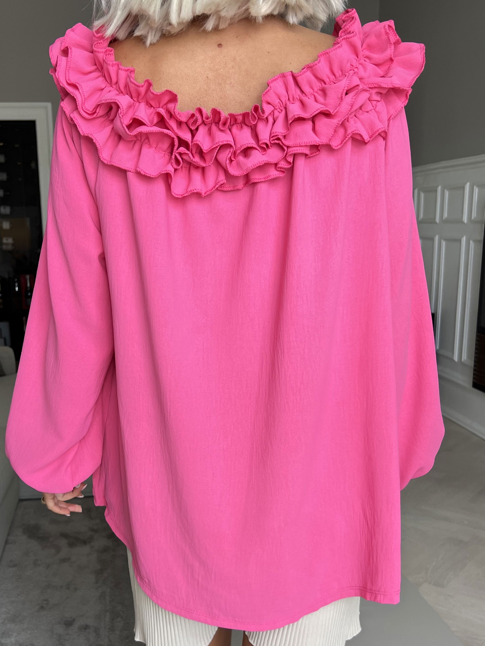 Chili - Fineste tunika bluse med flæser i udskæringen